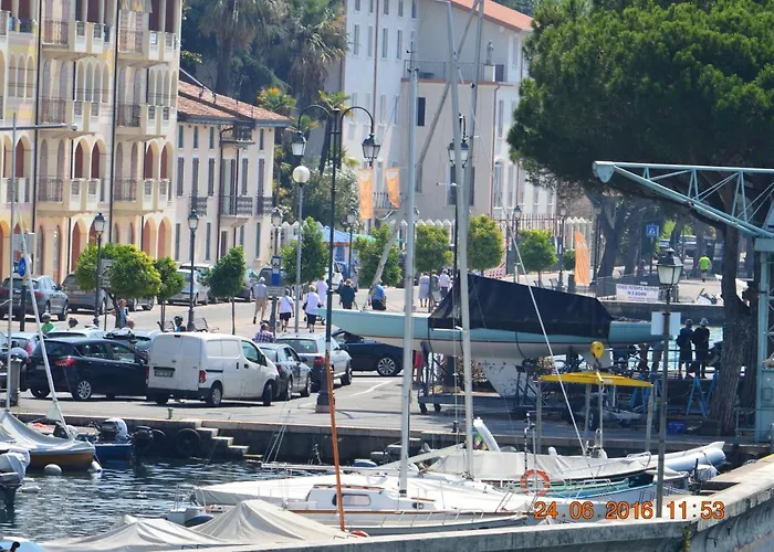 The Swan Manerba del Garda