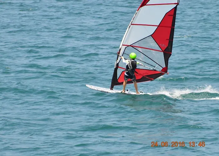 The Swan Nocleg ze śniadaniem Manerba del Garda