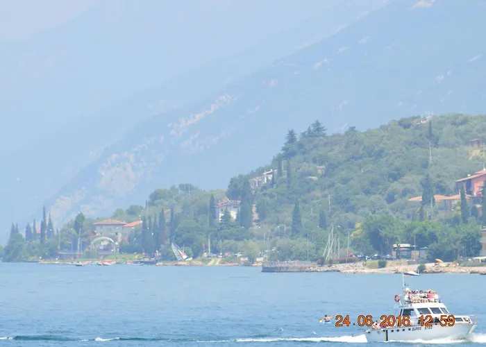 Nocleg ze śniadaniem The Swan Manerba del Garda