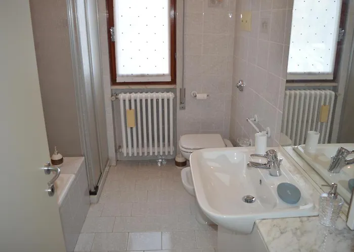 Nocleg ze śniadaniem The Swan Manerba del Garda